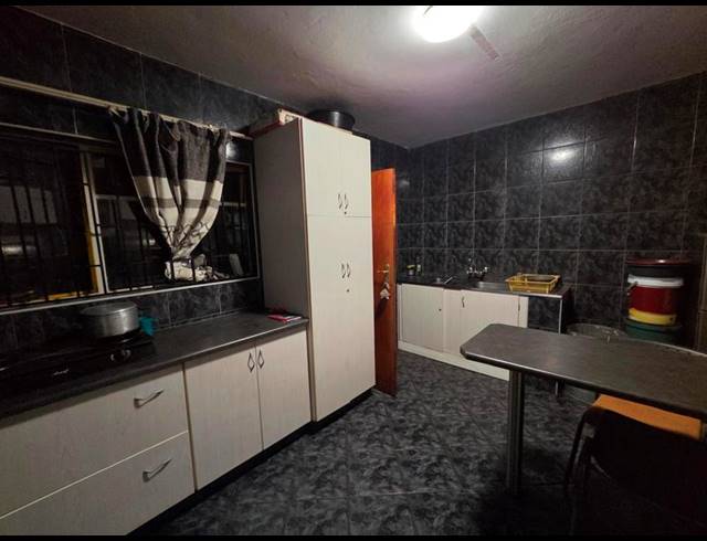 3 BEDROOM PROPERTY TO RENT IN LAUDIUM